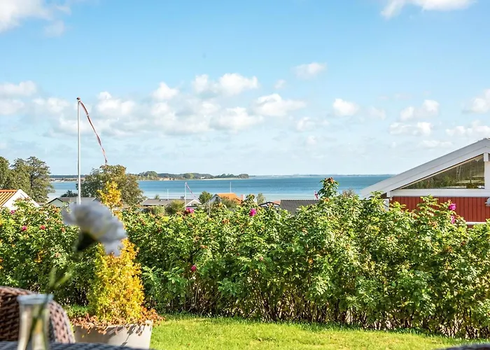 Apsolon - 150m From The Sea By Interhome