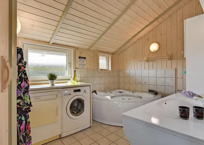 Apsolon - 150m From The Sea By Interhome * Sjolund